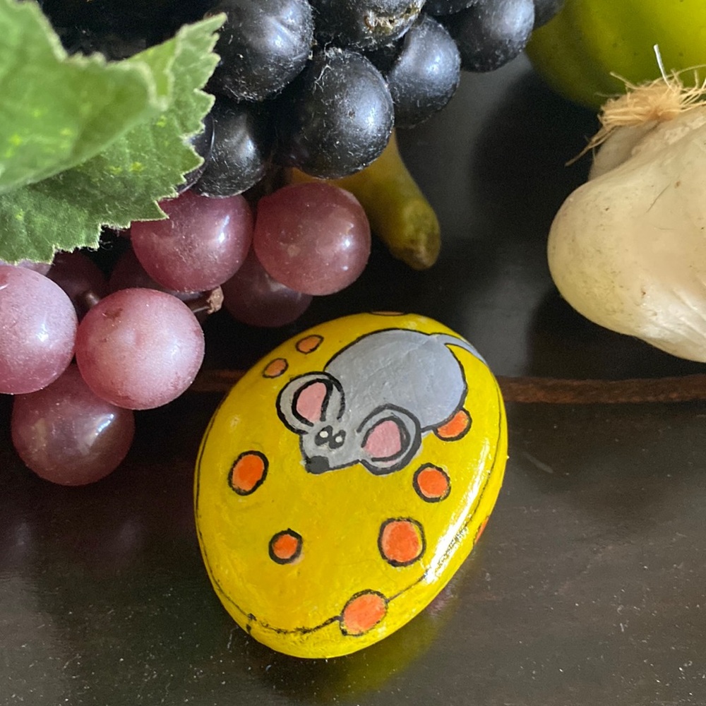 Hand painted mouse  and cheese Rock